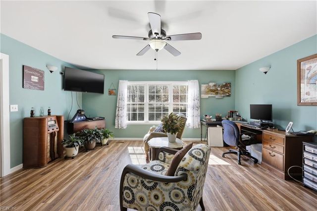 7 Freeman DR, Poquoson, VA 23662