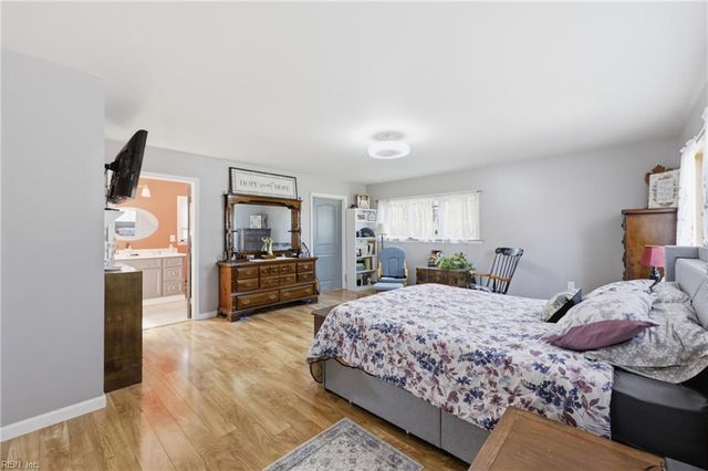 7 Freeman DR, Poquoson, VA 23662