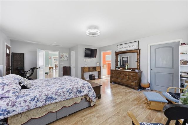 7 Freeman DR, Poquoson, VA 23662