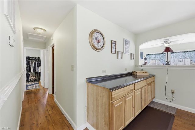 7 Freeman DR, Poquoson, VA 23662