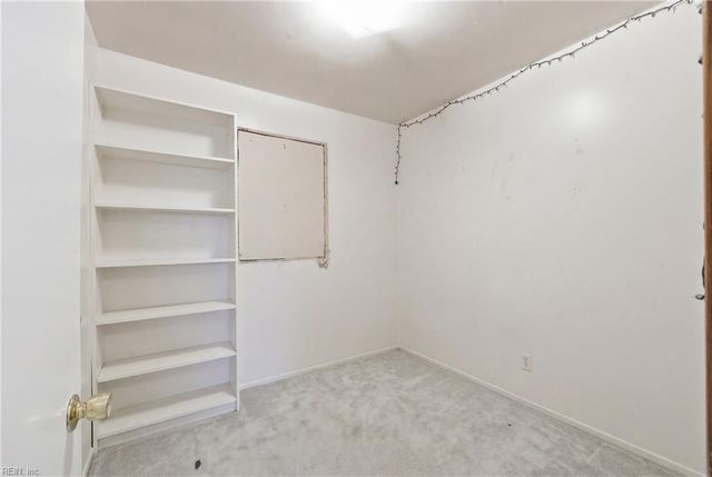 7 Freeman DR, Poquoson, VA 23662