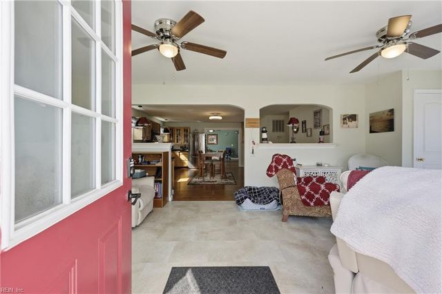 7 Freeman DR, Poquoson, VA 23662