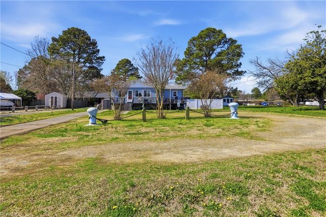 7 Freeman DR, Poquoson, VA 23662