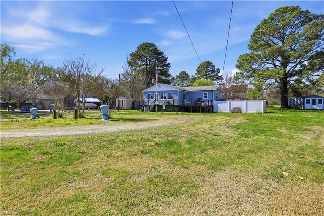 7 Freeman DR, Poquoson, VA 23662