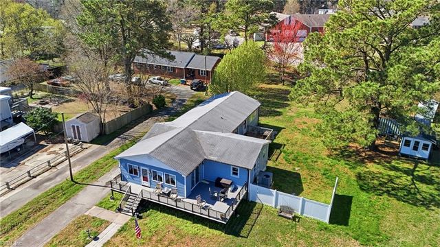 7 Freeman DR, Poquoson, VA 23662