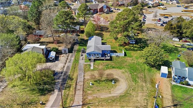 7 Freeman DR, Poquoson, VA 23662