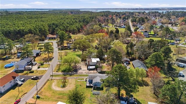 7 Freeman DR, Poquoson, VA 23662