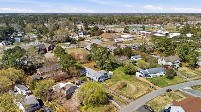 7 Freeman DR, Poquoson, VA 23662