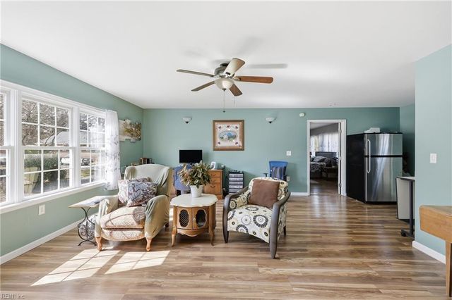 7 Freeman DR, Poquoson, VA 23662