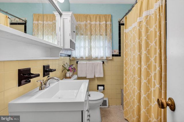 528 LEE ANN RD, Cherry Hill, NJ 08034
