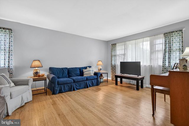 528 LEE ANN RD, Cherry Hill, NJ 08034