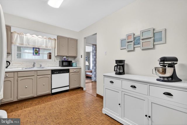 528 LEE ANN RD, Cherry Hill, NJ 08034