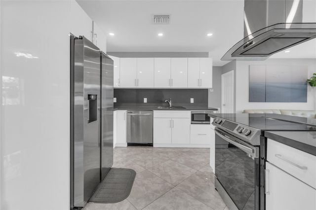 4651 SW 19th Street, Fort Lauderdale, FL 33317