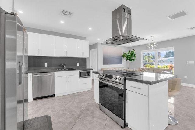 4651 SW 19th Street, Fort Lauderdale, FL 33317