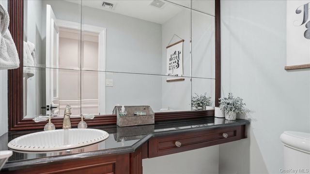 16 Daniel Lane, Dix Hills, NY 11746