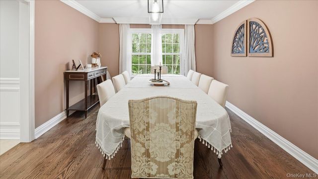 16 Daniel Lane, Dix Hills, NY 11746