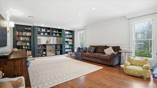 16 Daniel Lane, Dix Hills, NY 11746