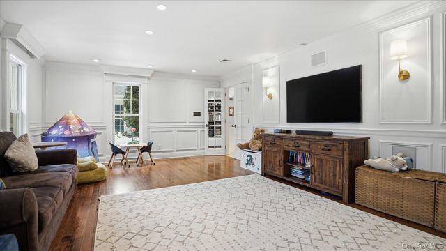 16 Daniel Lane, Dix Hills, NY 11746