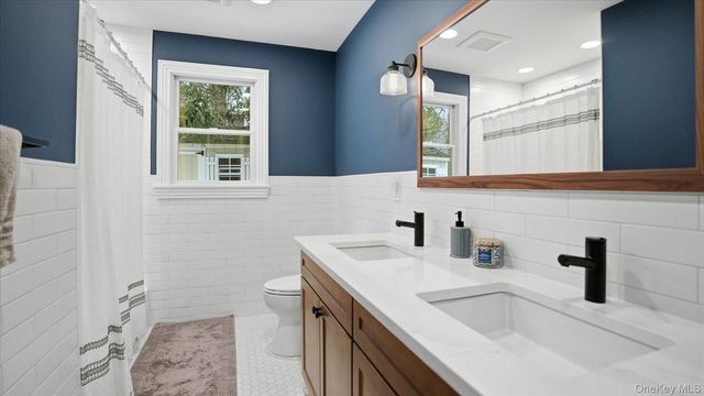 16 Daniel Lane, Dix Hills, NY 11746