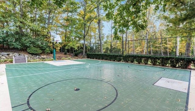 16 Daniel Lane, Dix Hills, NY 11746