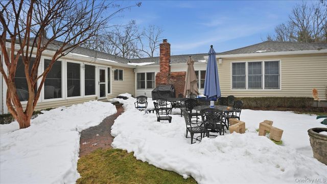 16 Daniel Lane, Dix Hills, NY 11746