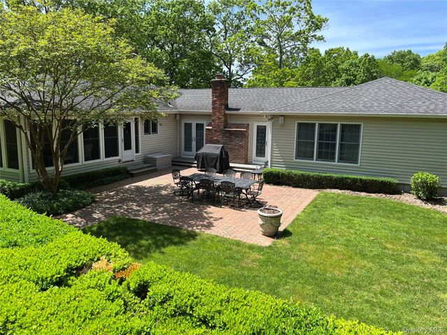 16 Daniel Lane, Dix Hills, NY 11746