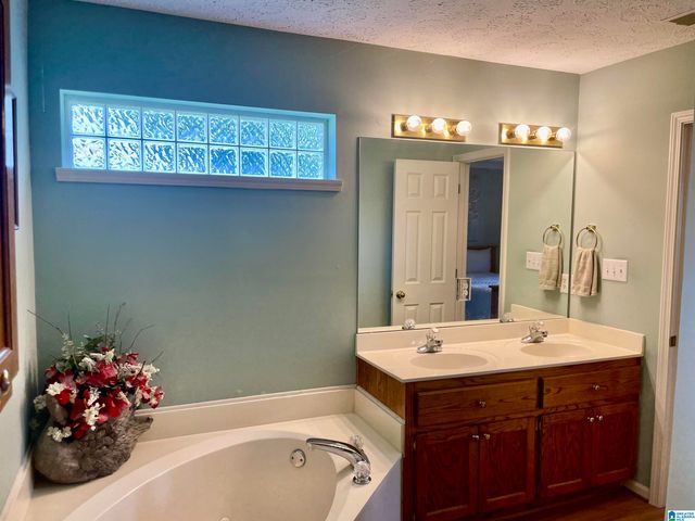 8006 ROCKHAMPTON CIRCLE, Helena, AL 35080