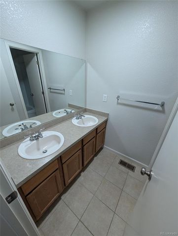 55652 E 28th Place, Strasburg, CO 80136