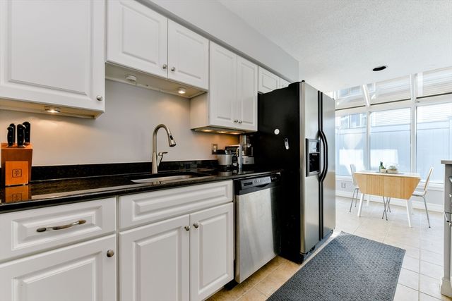 4 Fresh Pond Pl, Cambridge, MA 02138