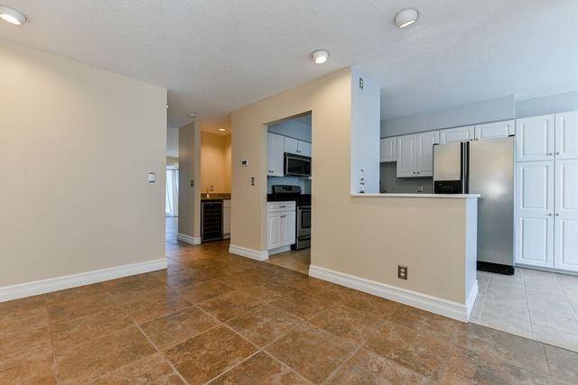 4 Fresh Pond Pl, Cambridge, MA 02138