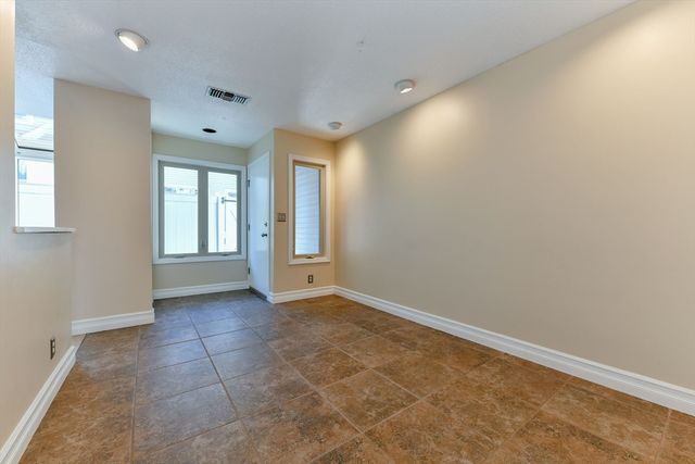 4 Fresh Pond Pl, Cambridge, MA 02138