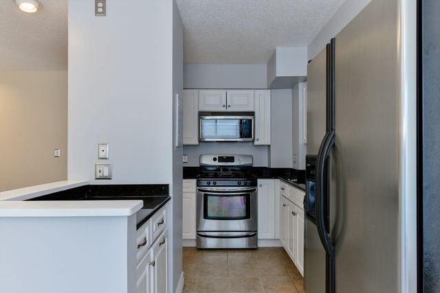 4 Fresh Pond Pl, Cambridge, MA 02138