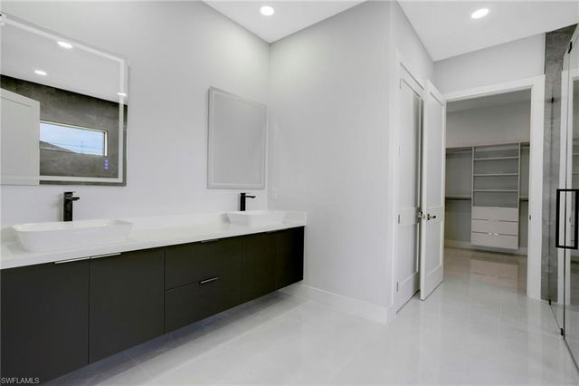 243 SW 24th PL, Cape Coral, FL 33991