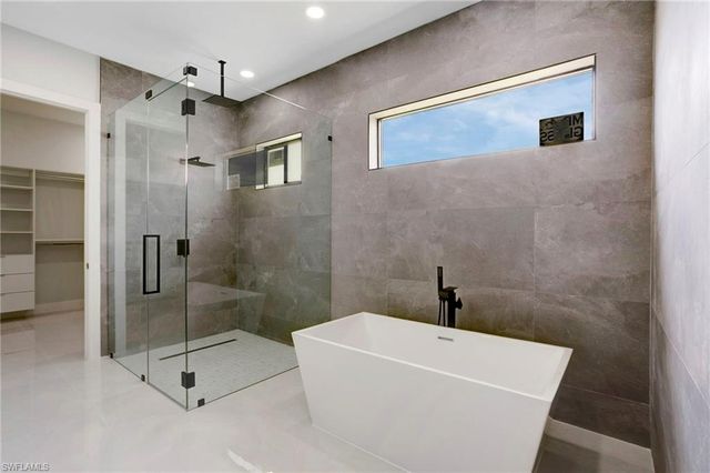 243 SW 24th PL, Cape Coral, FL 33991