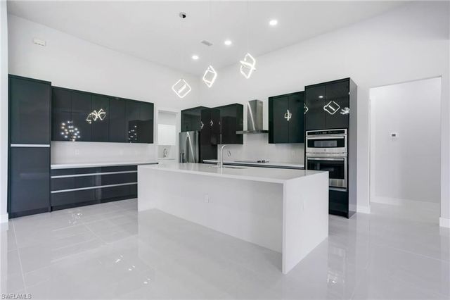 243 SW 24th PL, Cape Coral, FL 33991