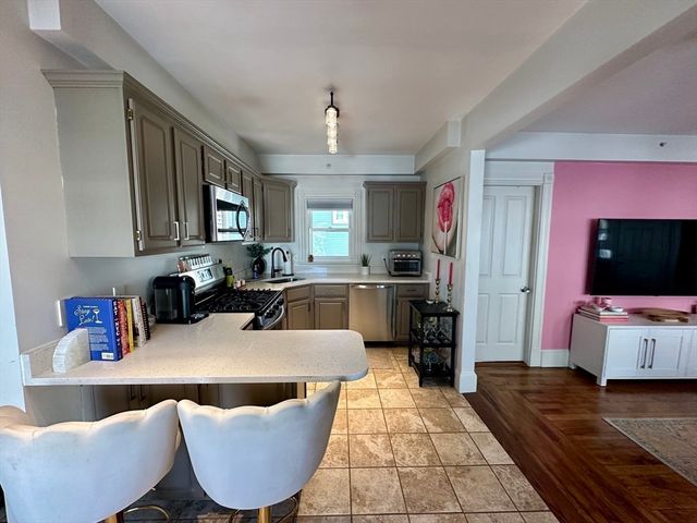 15 Bearse Ave 2, Boston, MA 02124