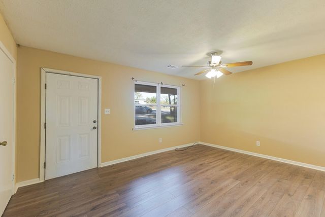 402 E Robinson Avenue, Grovetown, GA 30813