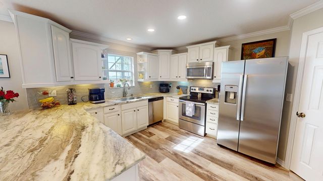 732 Saltair Lane, Mary Esther, FL 32569