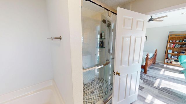 732 Saltair Lane, Mary Esther, FL 32569