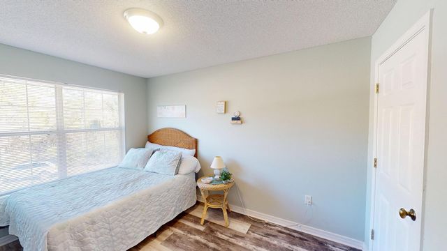 732 Saltair Lane, Mary Esther, FL 32569