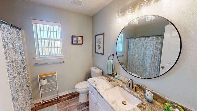 732 Saltair Lane, Mary Esther, FL 32569