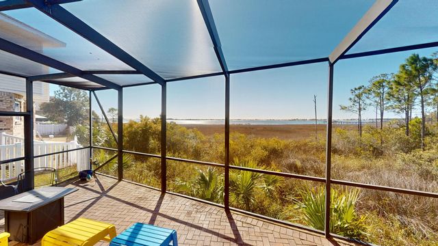 732 Saltair Lane, Mary Esther, FL 32569