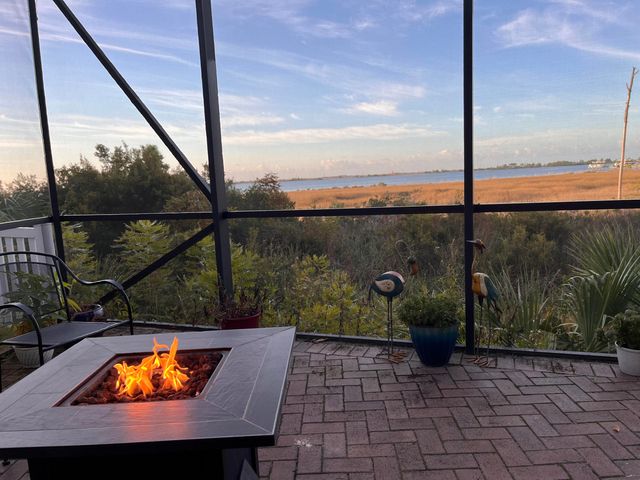 732 Saltair Lane, Mary Esther, FL 32569