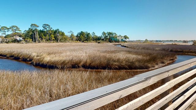 732 Saltair Lane, Mary Esther, FL 32569