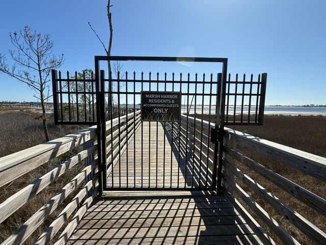 732 Saltair Lane, Mary Esther, FL 32569