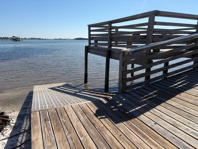 732 Saltair Lane, Mary Esther, FL 32569