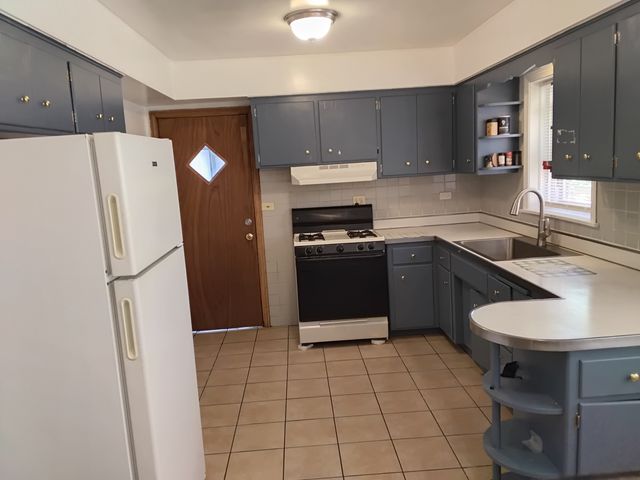 5452 N Central Avenue 1, Chicago, IL 60630