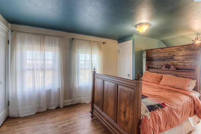 1921 Olmstead Rd, Grandview, WA 98930