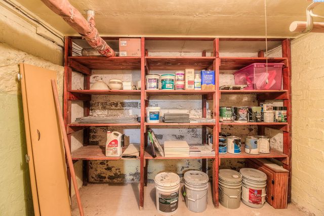 1921 Olmstead Rd, Grandview, WA 98930