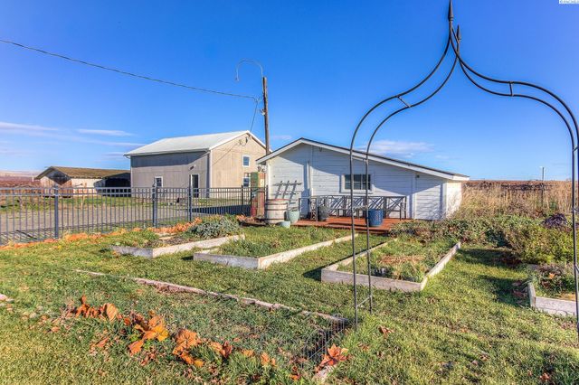 1921 Olmstead Rd, Grandview, WA 98930